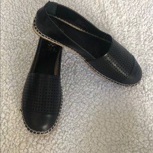 Classic espadrille Vince Camuto shoe. Size 9.5.